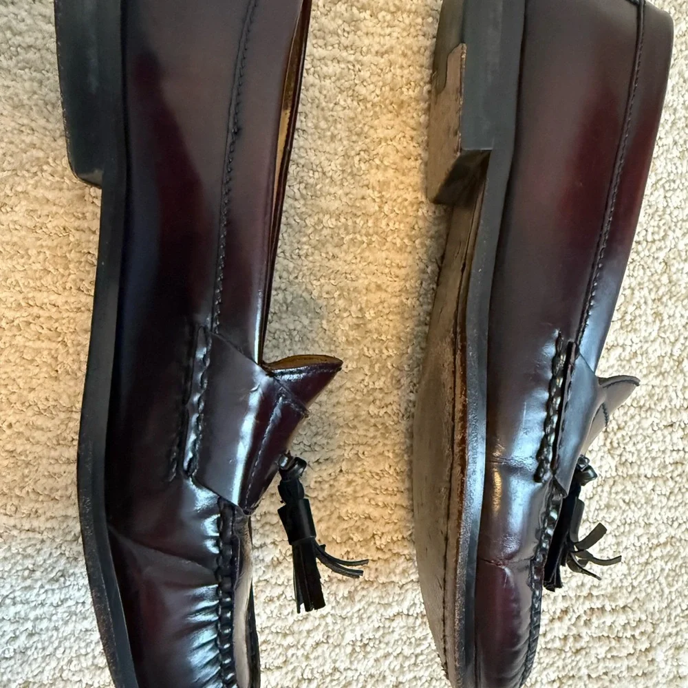 Cole‎ Haan Burgundy Tassel Loafer Size 7.5 D Well-Loved & Ready for Years More